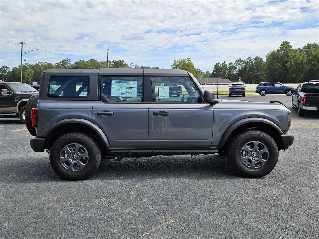 2025 Ford Bronco Base photo 13