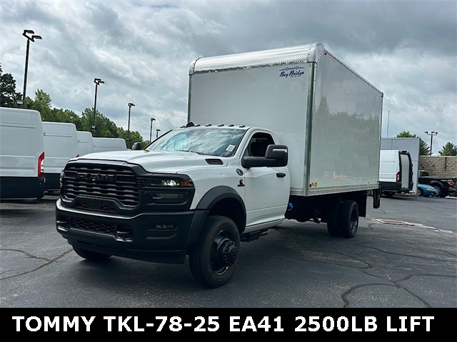 2025 Ram 5500 Tradesman photo 2