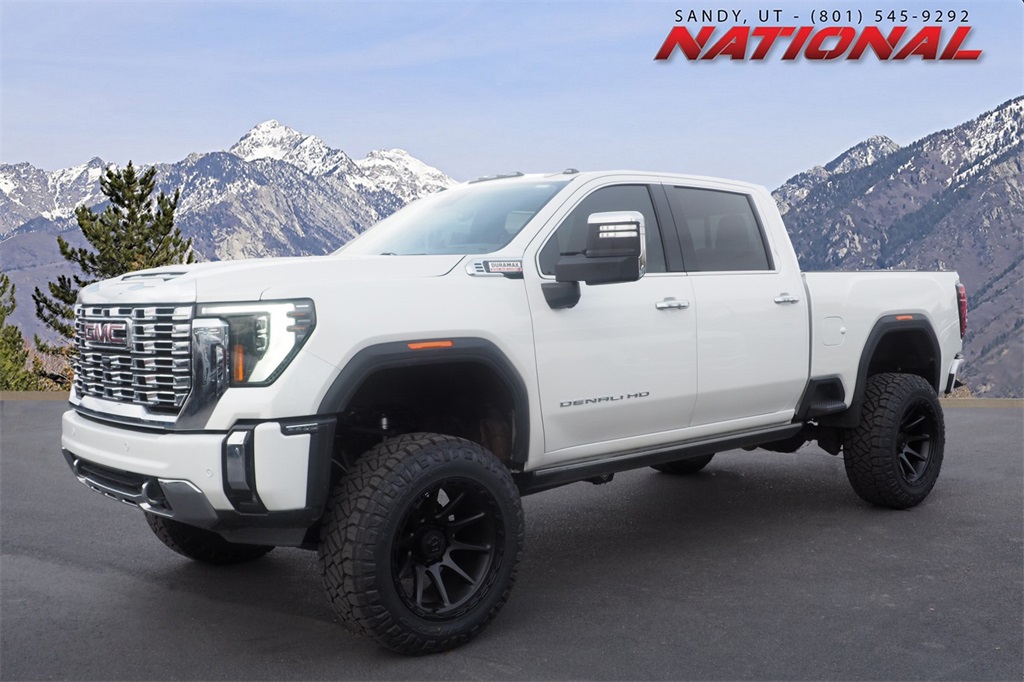 2024 GMC Sierra 3500HD Denali's photo
