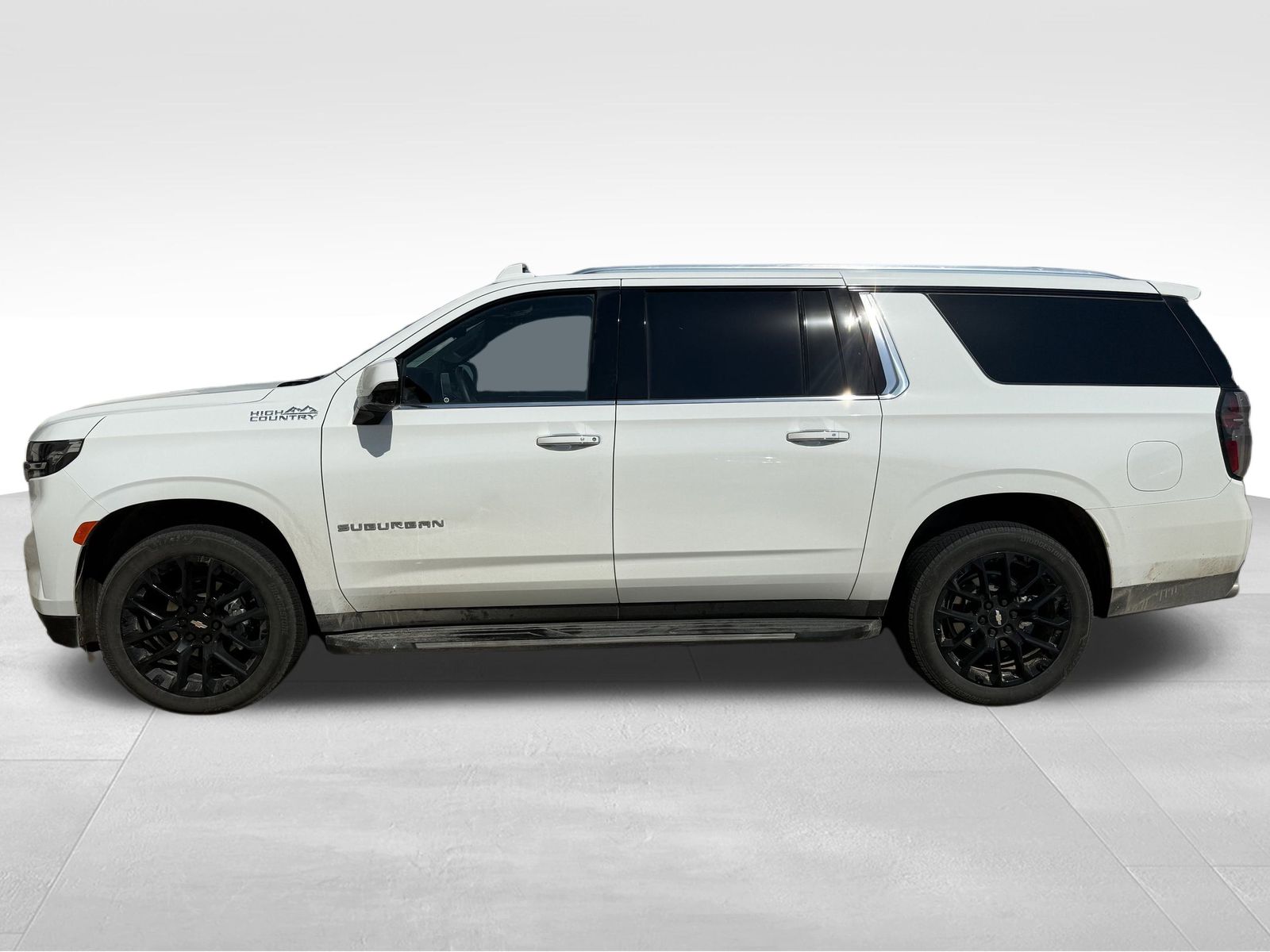 2024 Chevrolet Suburban High Country photo 2