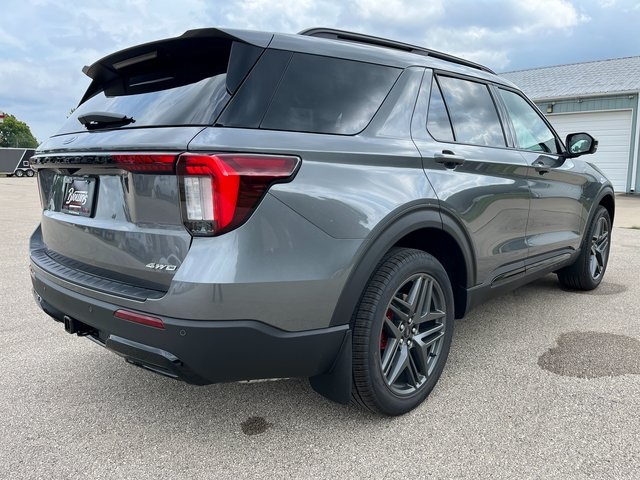 2025 Ford Explorer ST-Line photo 4