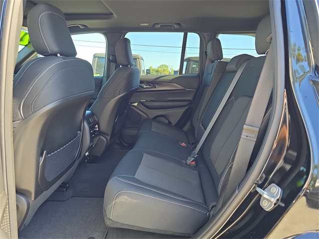 2025 Jeep Grand Cherokee Laredo X photo 12