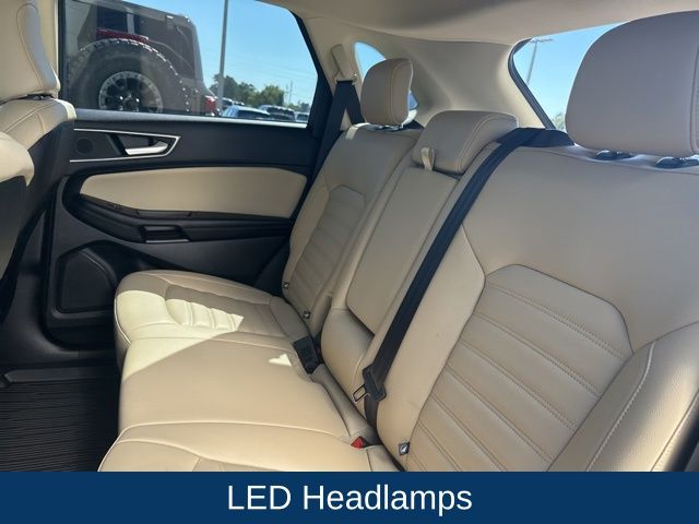 2022 Ford Edge SEL photo 12
