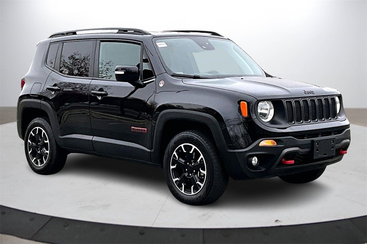 2023 Jeep Renegade Trailhawk photo 2
