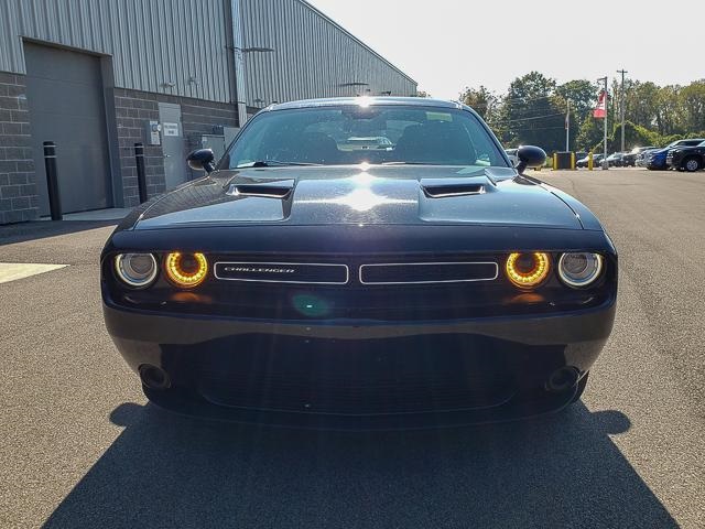 2023 Dodge Challenger SXT photo 2