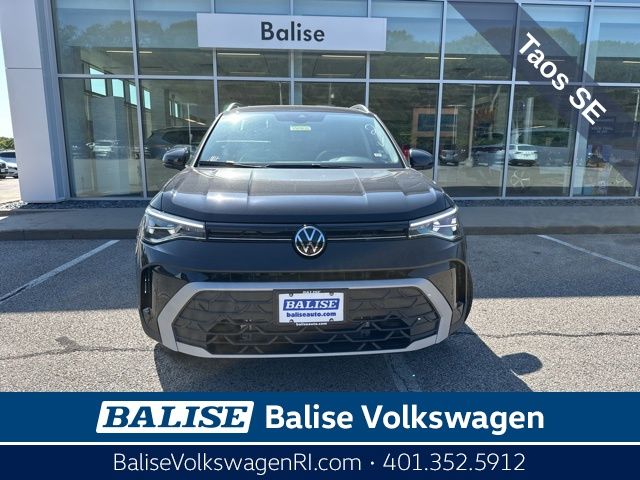 2025 Volkswagen Taos SE photo 2