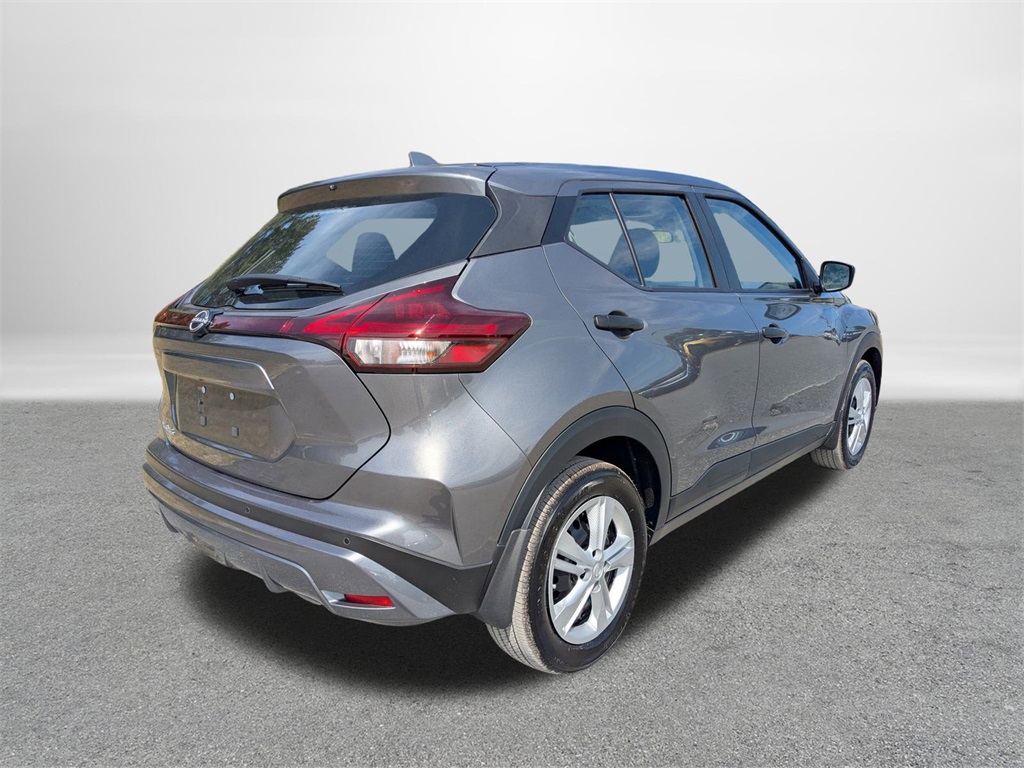 2025 Nissan Kicks Play S photo 3
