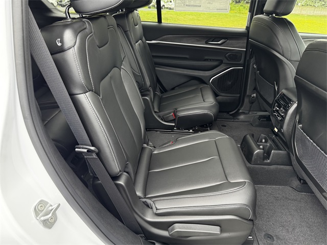 2025 Jeep Grand Cherokee Limited photo 15