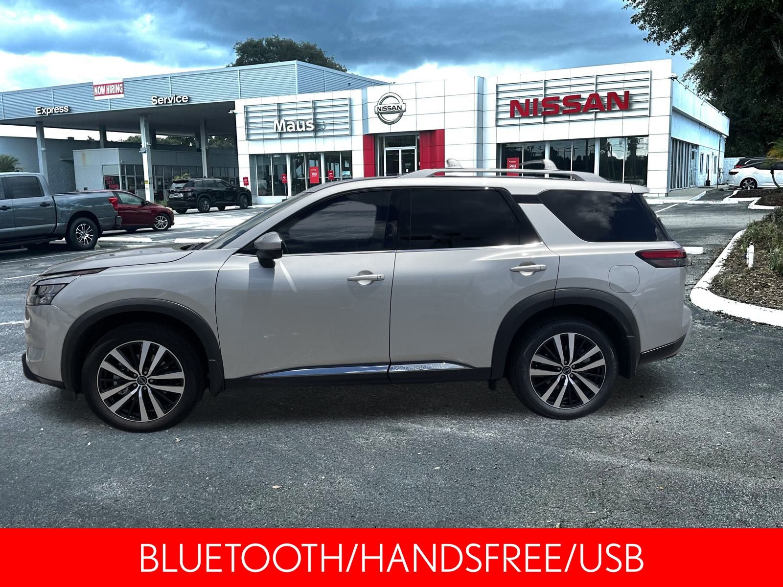 2024 Nissan Pathfinder Platinum photo 5