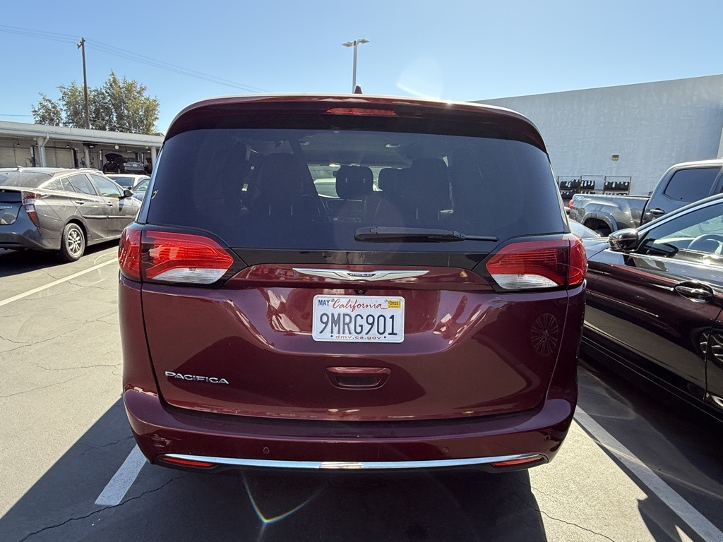2020 Chrysler Pacifica Touring L photo 4