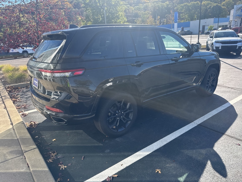 2023 Jeep Cherokee 4xe photo 3