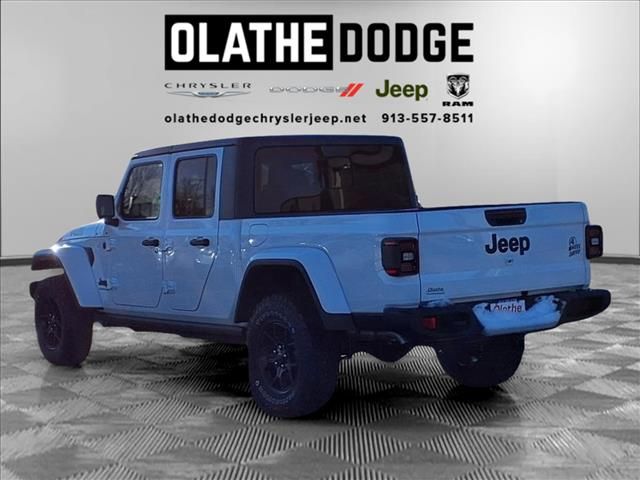 2025 Jeep Gladiator Willys photo 4