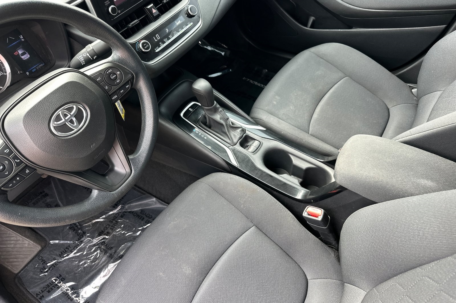 2021 Toyota Corolla LE photo 6