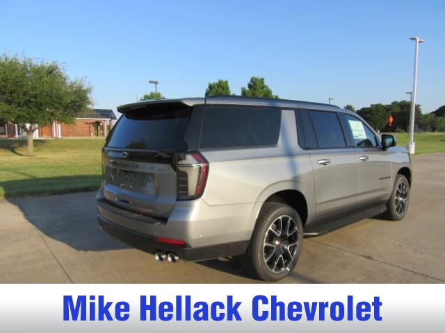 2025 Chevrolet Suburban RST photo 7
