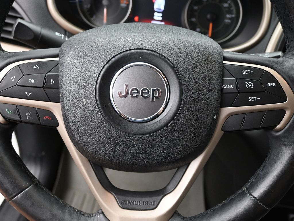 2017 Jeep Cherokee Limited photo 11