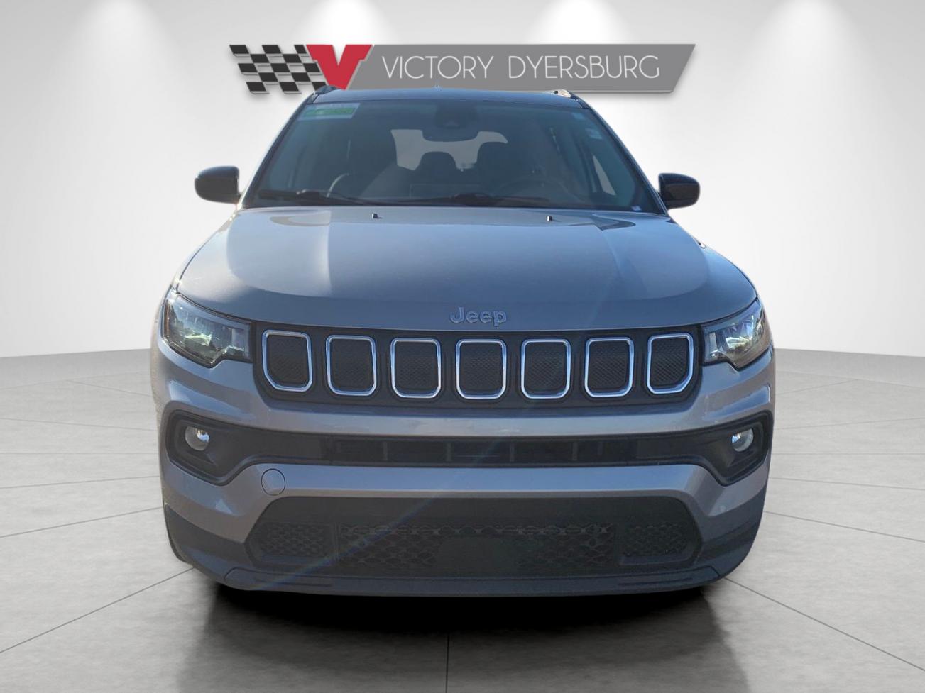 2022 Jeep Compass Latitude Lux photo 2