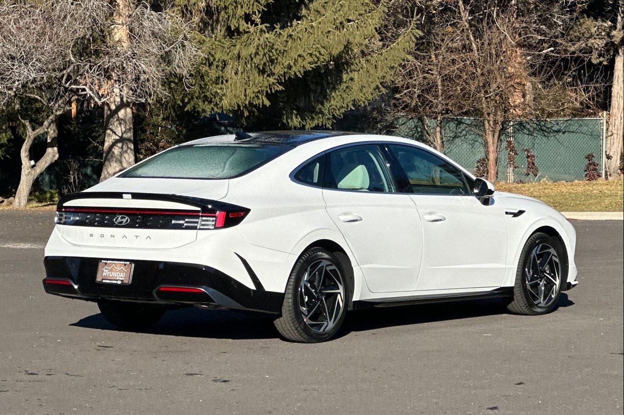 2025 Hyundai Sonata SEL Convenience photo 4