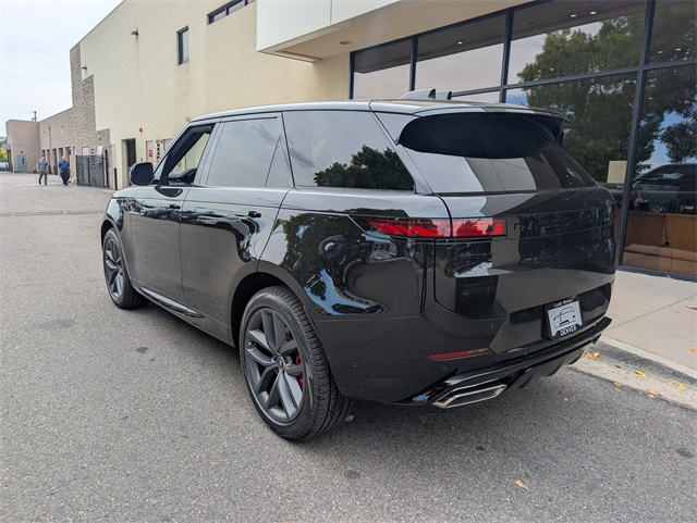 2025 Land Rover Range Rover Sport SE photo 4