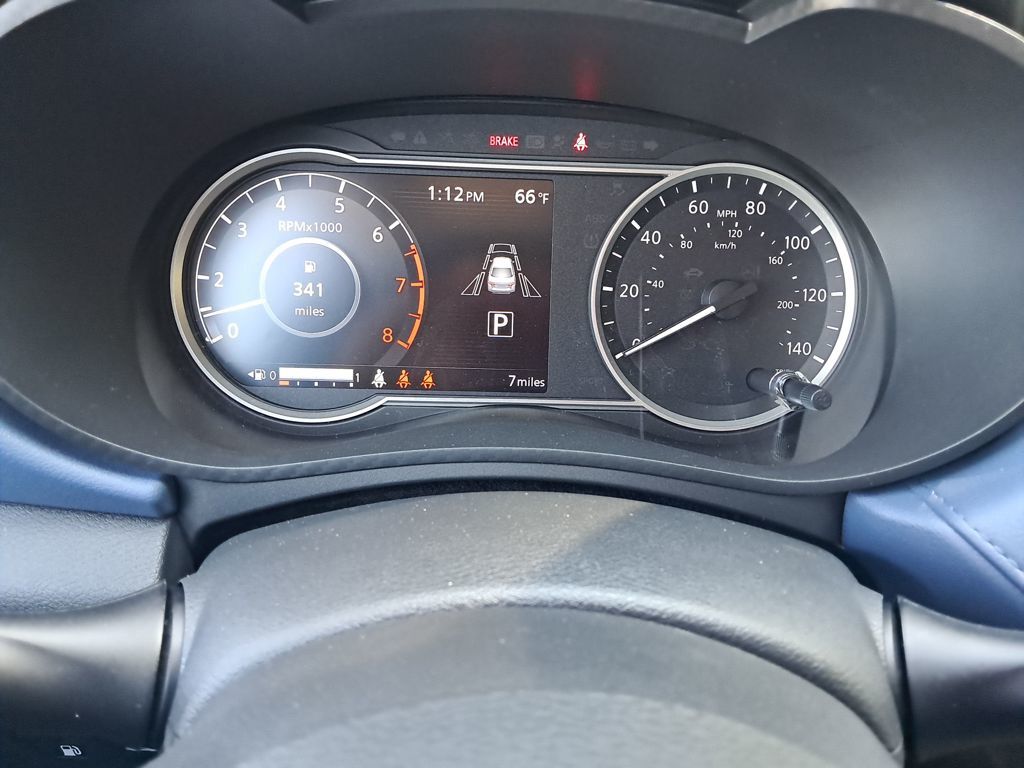 2025 Nissan Versa 1.6 SV photo 16