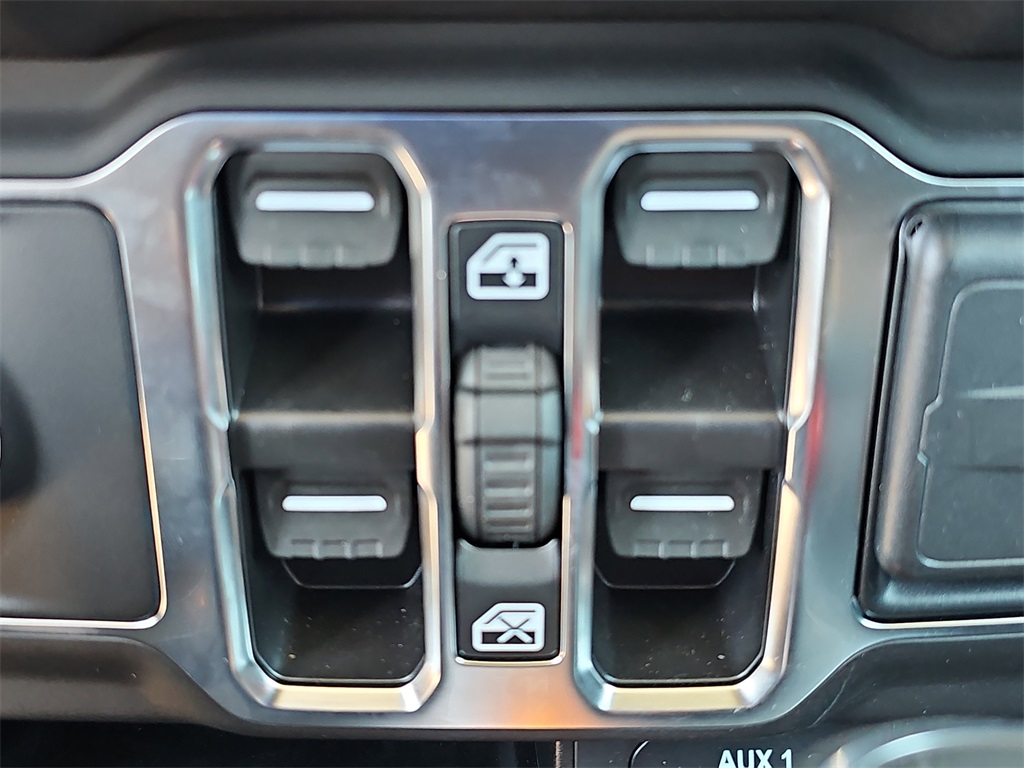 2025 Jeep Gladiator Sport photo 26
