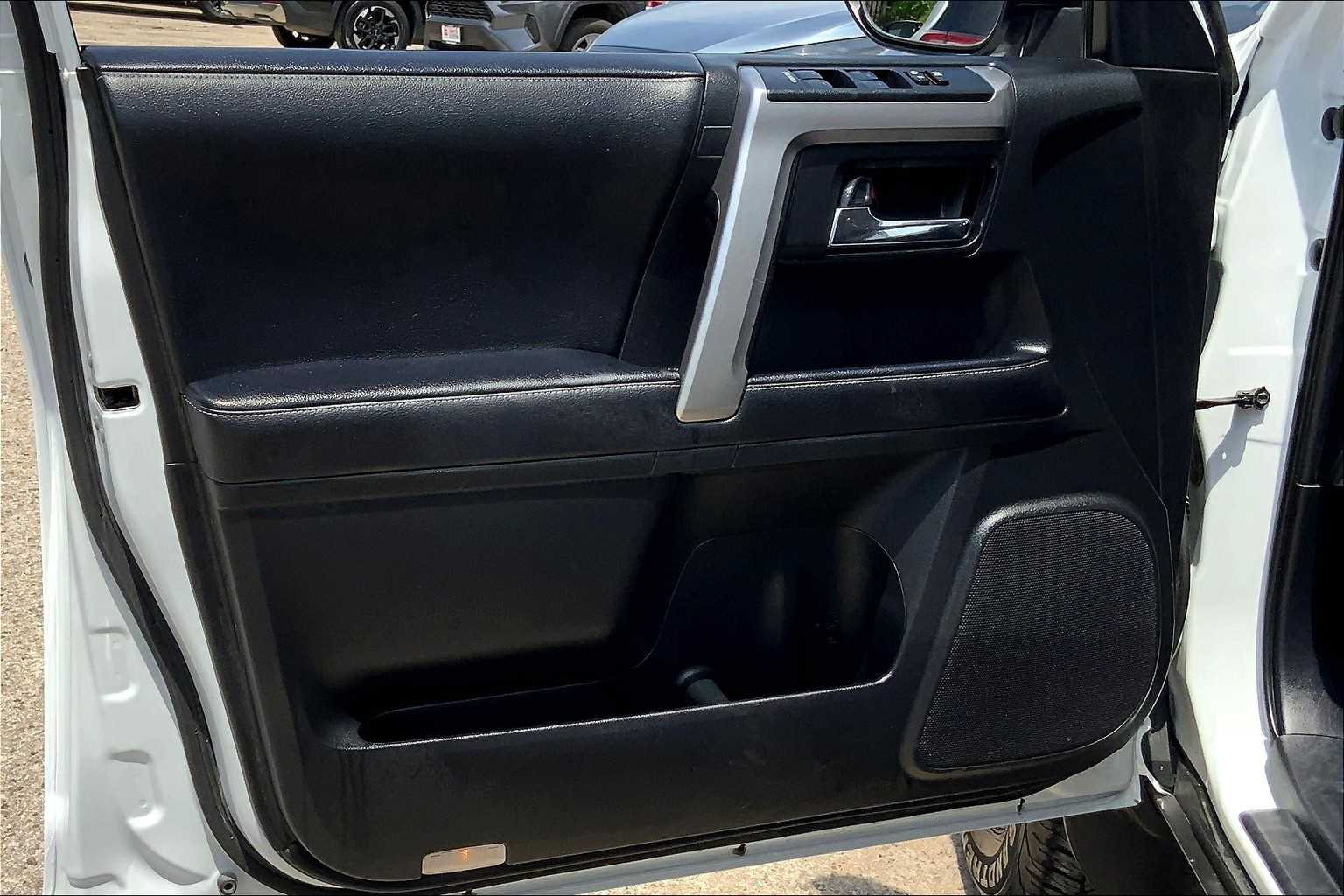 2024 Toyota 4Runner SR5 photo 19