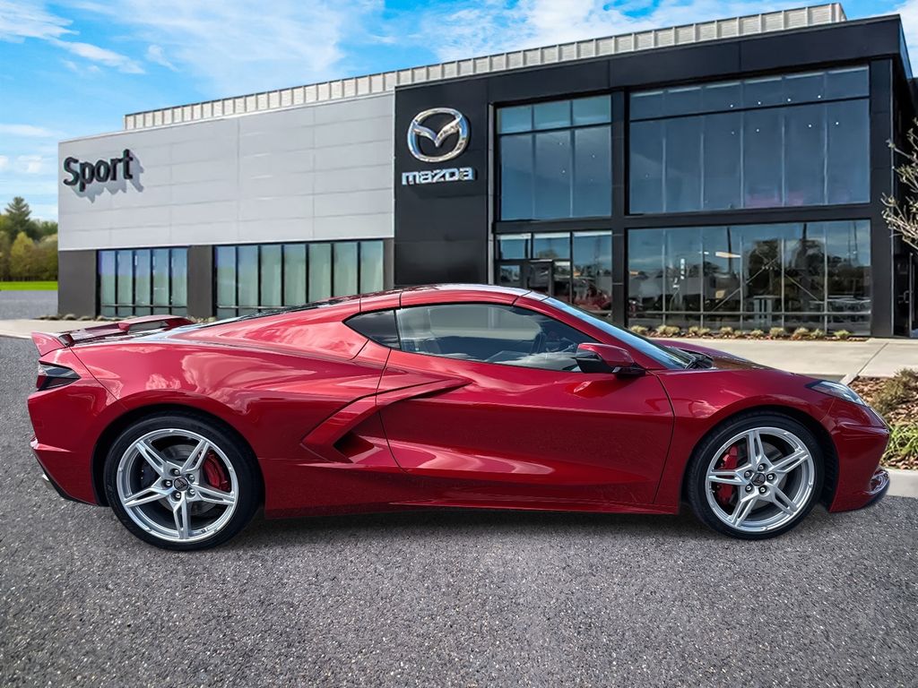 2021 Chevrolet Corvette Stingray photo 2