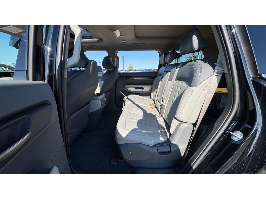 2026 Kia EV9 Wind photo 24
