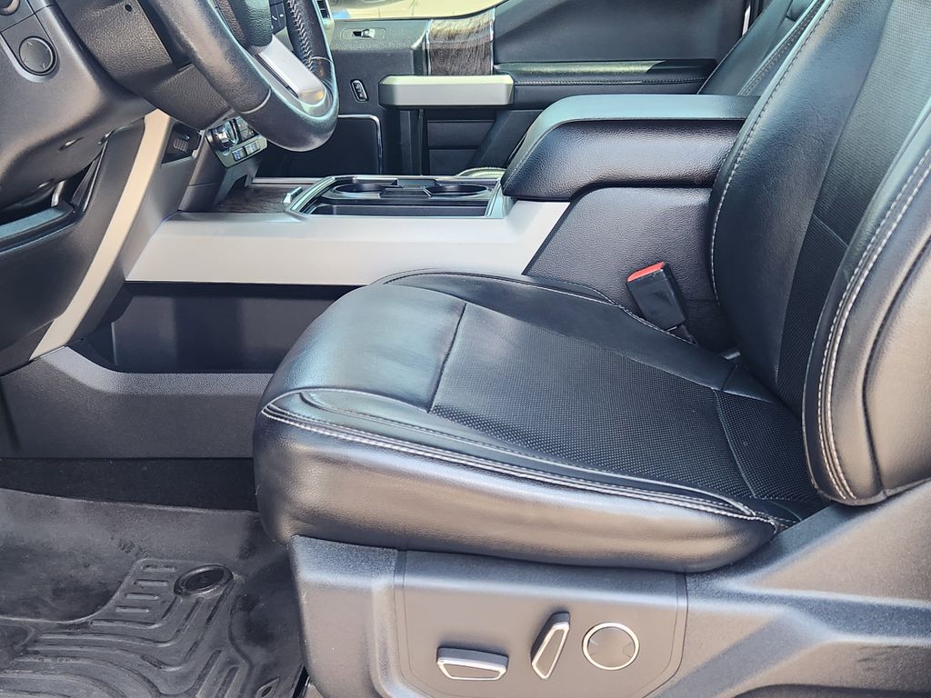 2019 Ford F-350 Lariat photo 9