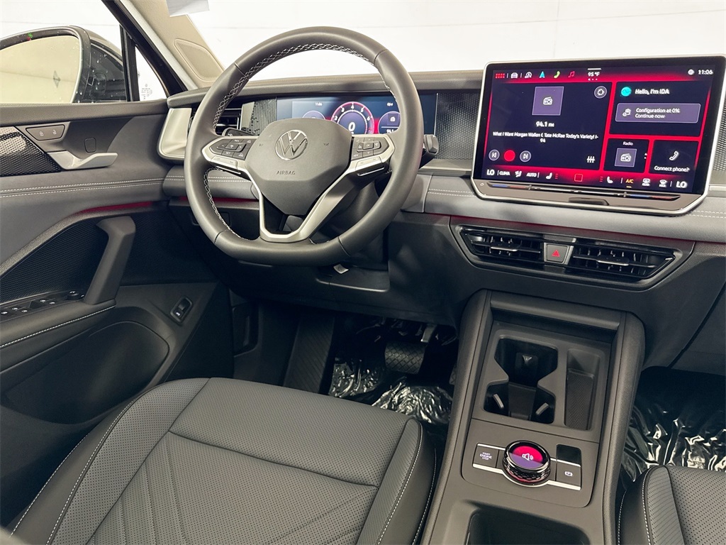 2025 Volkswagen Tiguan SE photo 8