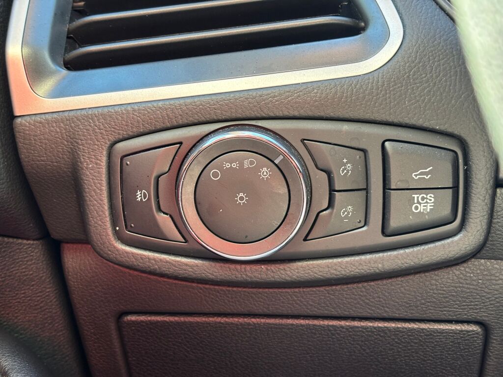 2023 Ford Edge SEL photo 26