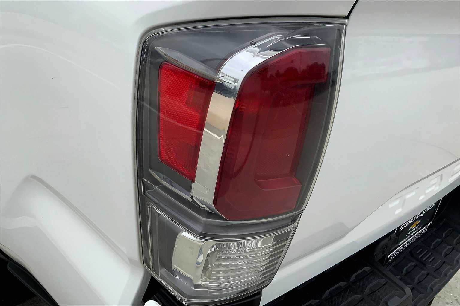 2021 Toyota Tacoma TRD photo 25