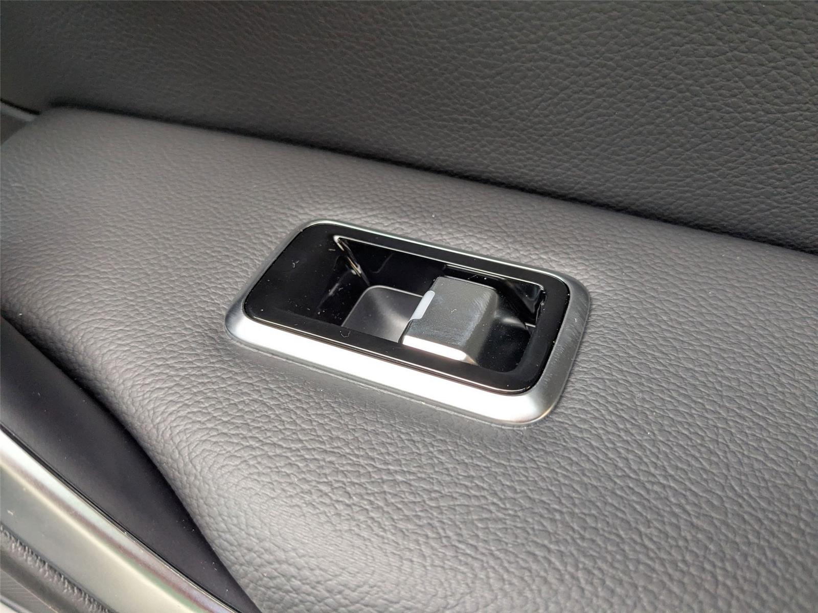 2026 Jaguar F-PACE P250 R-Dynamic S photo 28