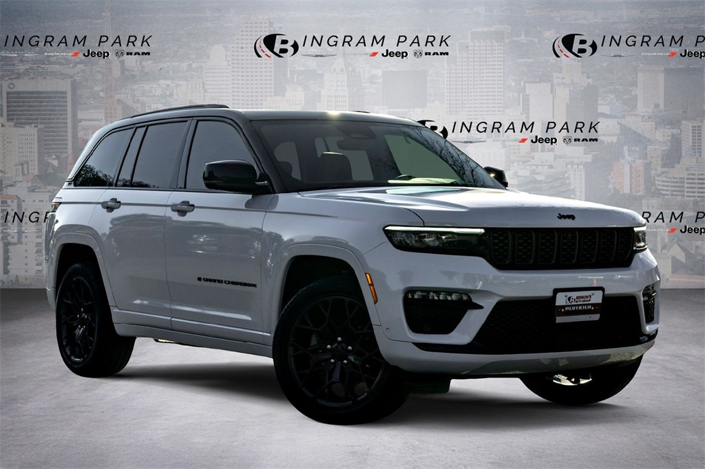 2025 Jeep Grand Cherokee Summit's photo