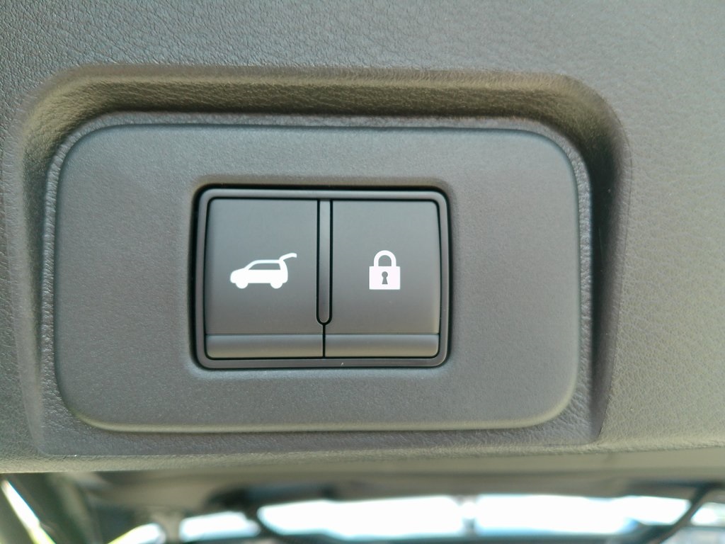 2025 Nissan Rogue SV photo 16
