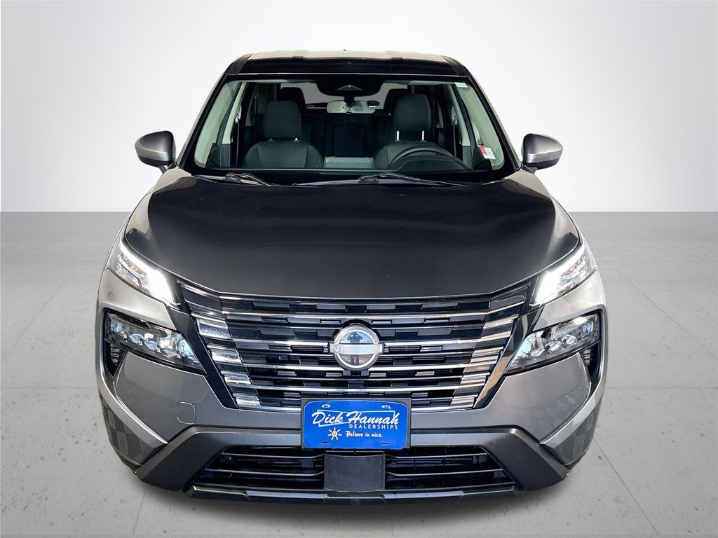 2024 Nissan Rogue SV photo 3