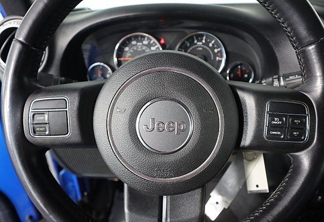 2015 Jeep Wrangler Unlimited Rubicon photo 37