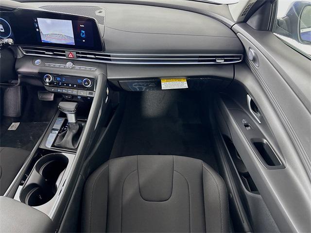 2025 Hyundai Elantra SEL Convenience photo 32