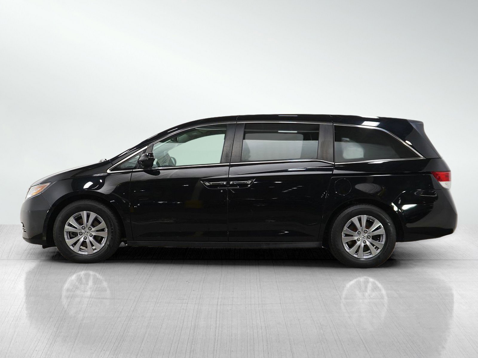 Used 2016 Honda Odyssey EX-L with VIN 5FNRL5H6XGB005089 for sale in Burnsville, Minnesota