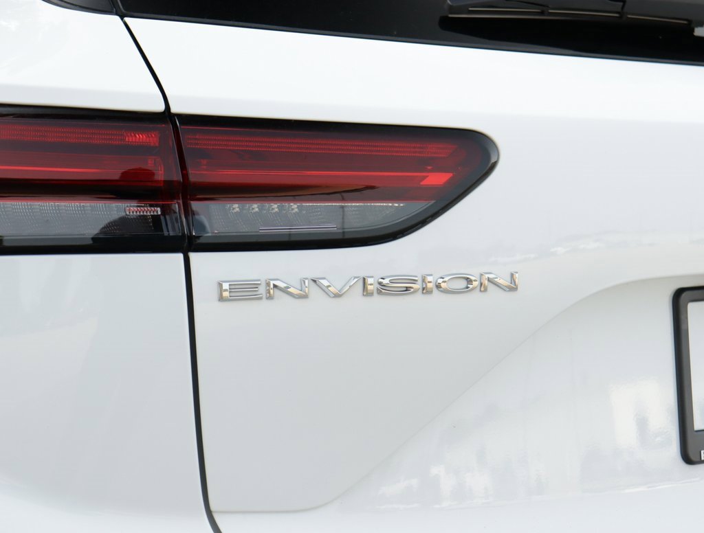 Used 2022 Summit White Buick Essence image 35