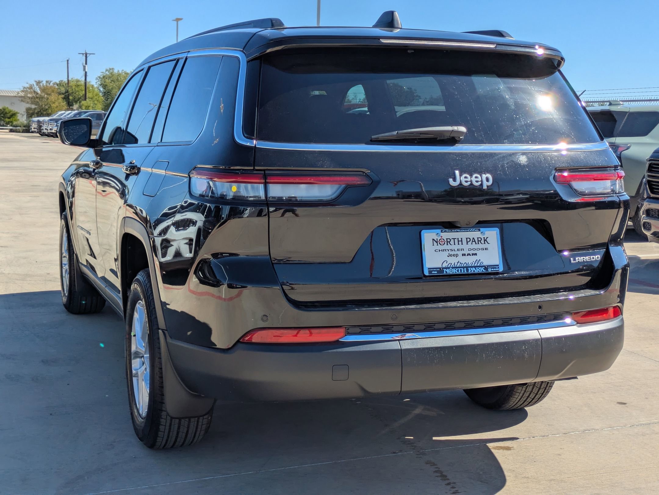 2025 Jeep Grand Cherokee Laredo X photo 4