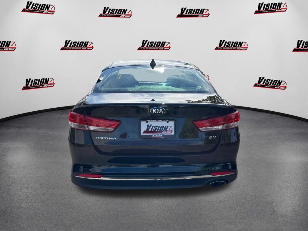 2016 Kia Optima EX photo 4