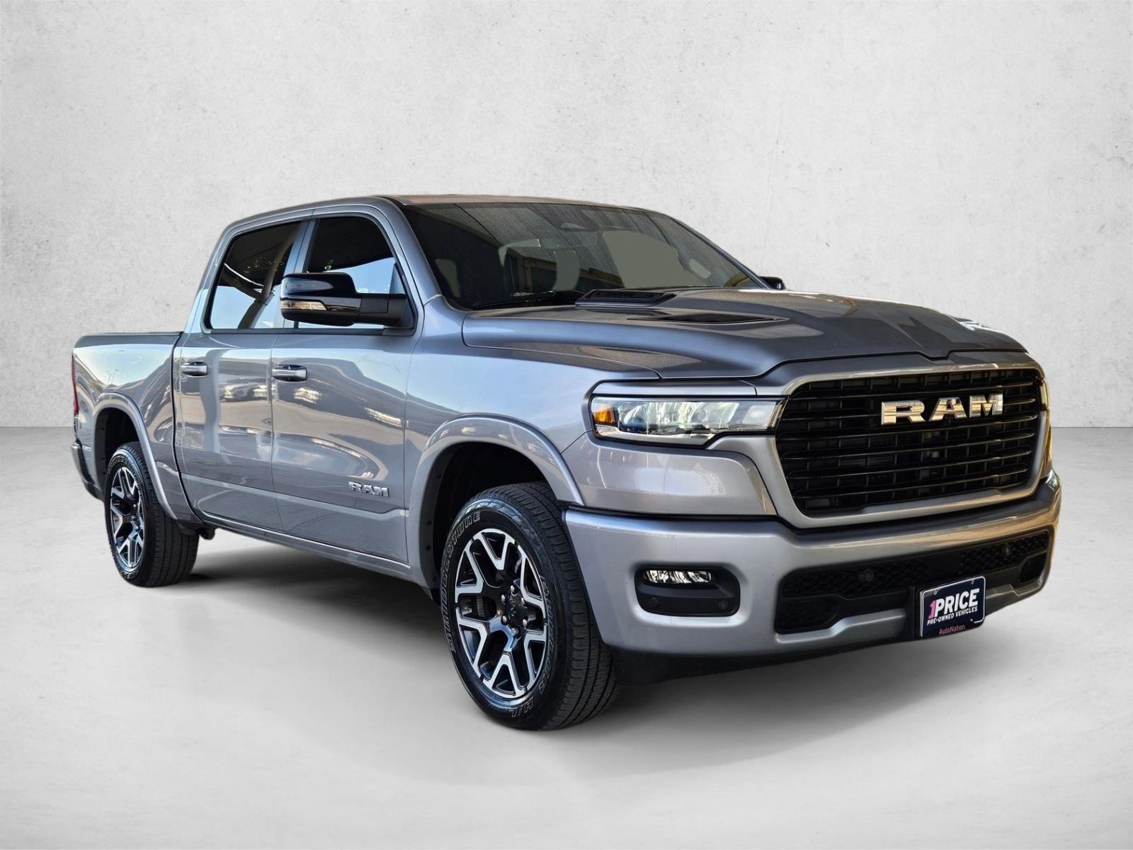 2025 Ram 1500 Laramie photo 3