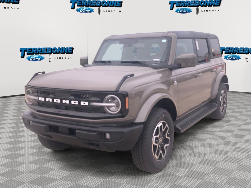 2025 Ford Bronco 4-Door Outer Banks's photo