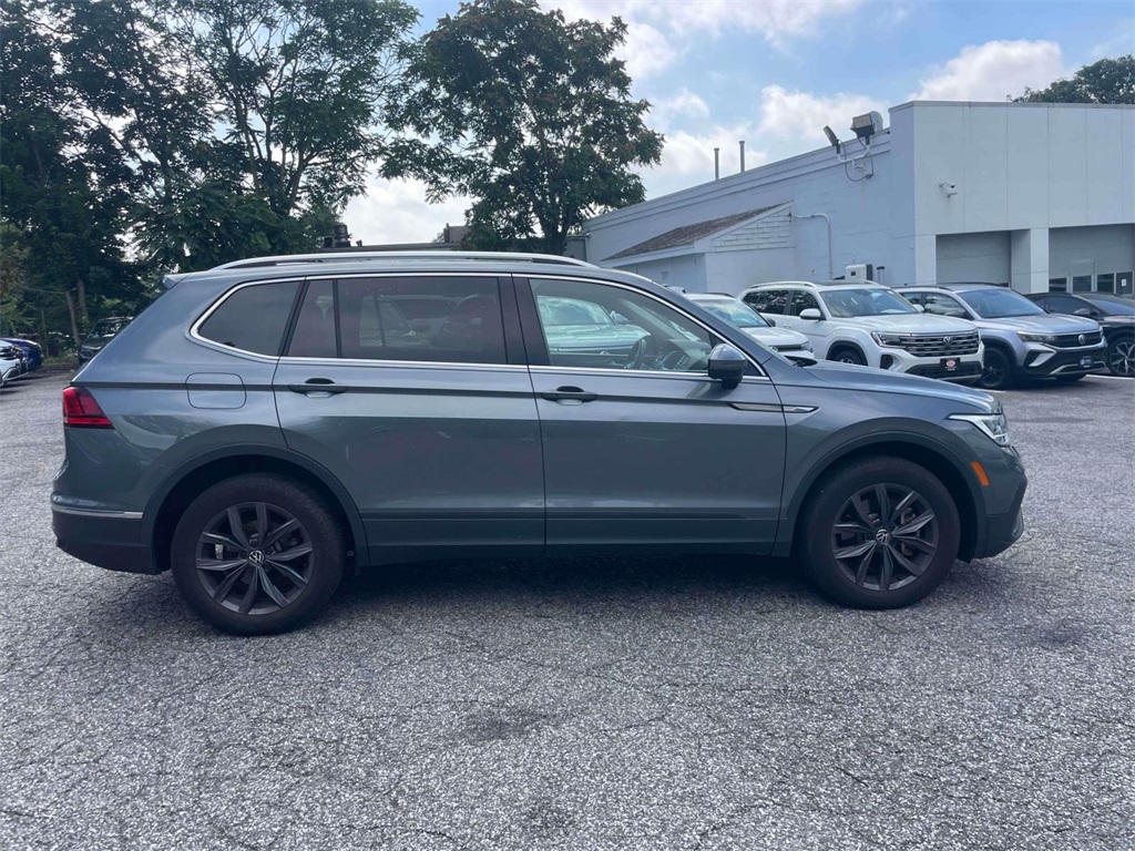 2023 Volkswagen Tiguan SE photo 3
