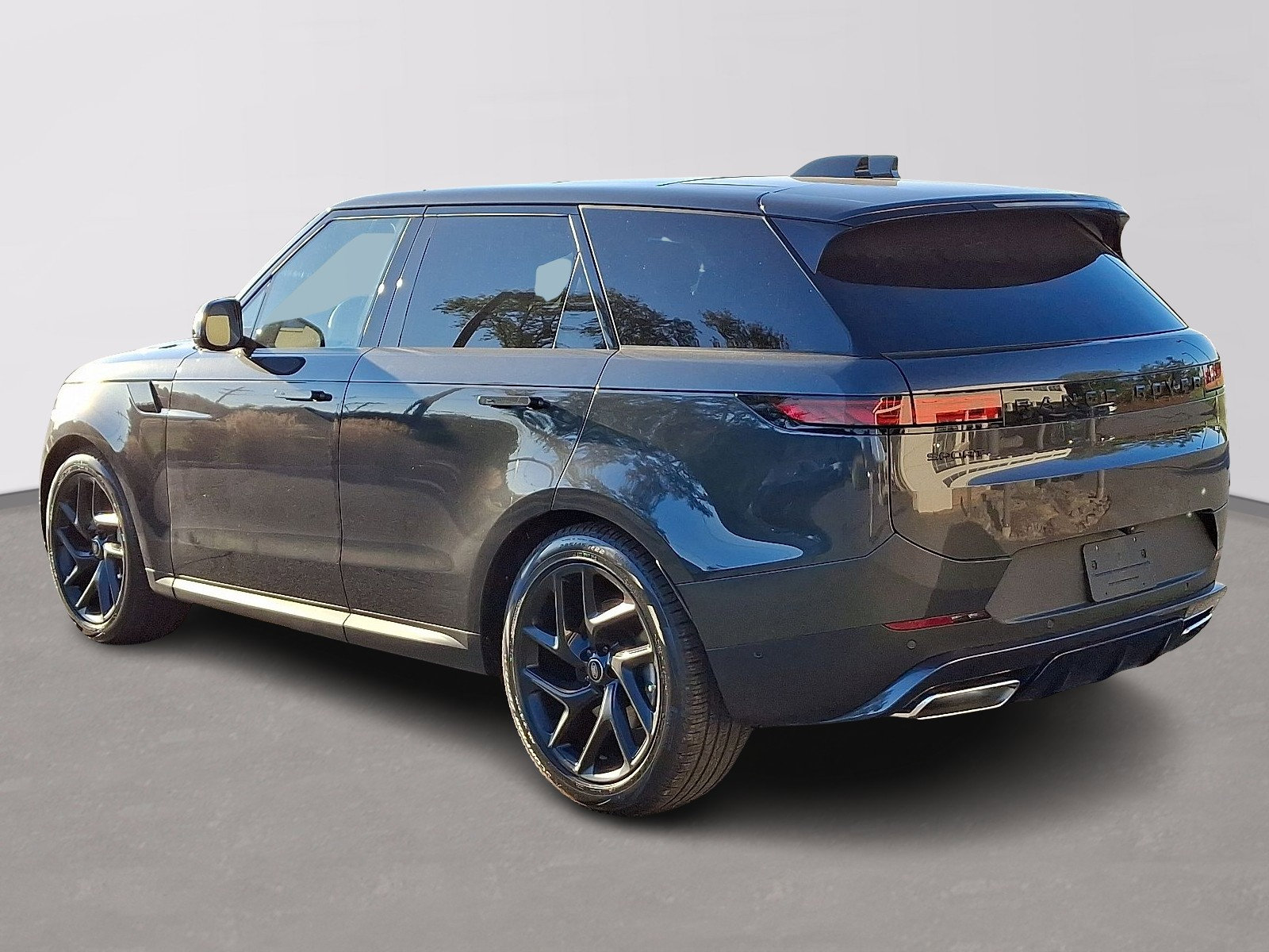 2025 Land Rover Range Rover Sport SE photo 4