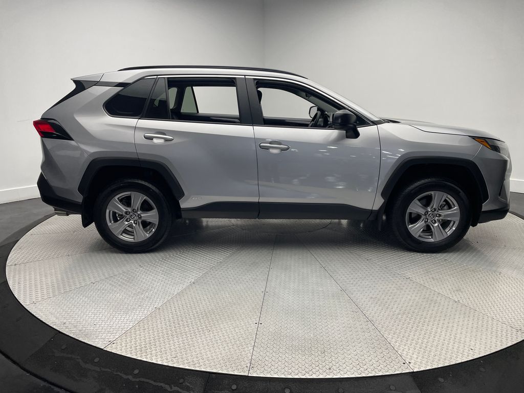 2023 Toyota RAV4 Hybrid LE photo 4