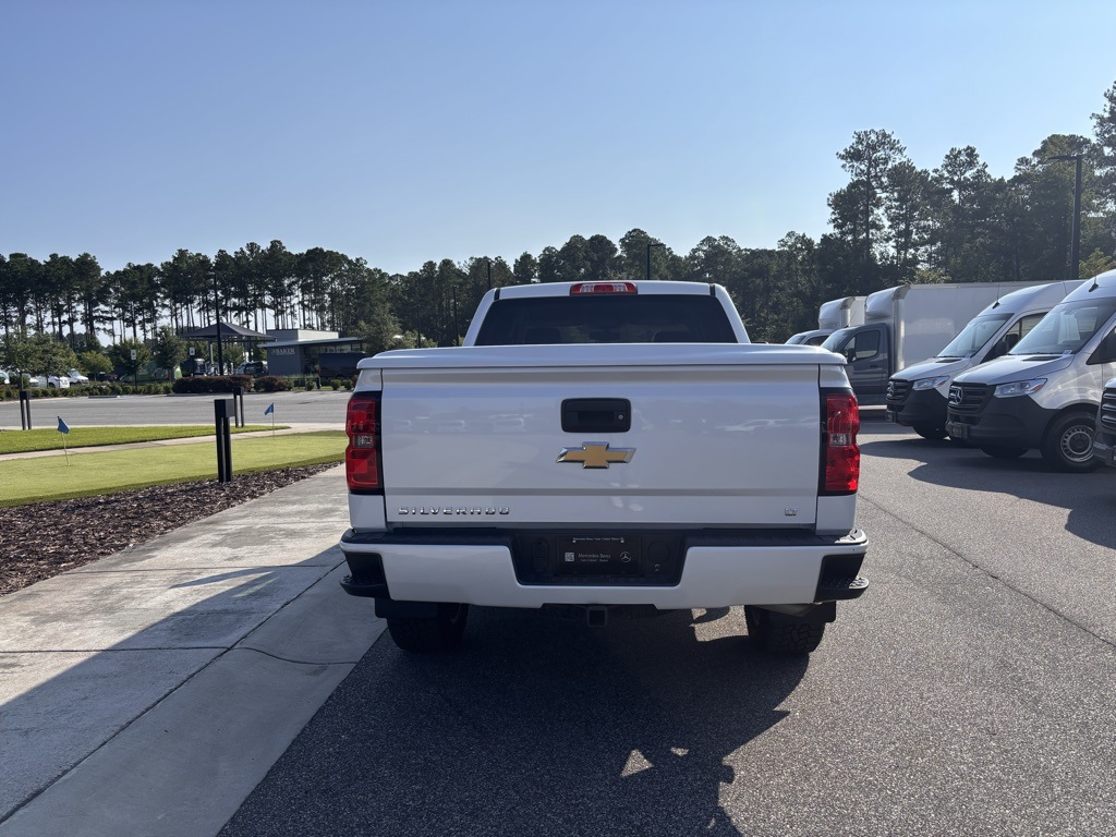 2017 Chevrolet Silverado 1500 LT photo 4