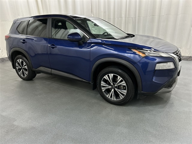 2022 Nissan Rogue SV's photo