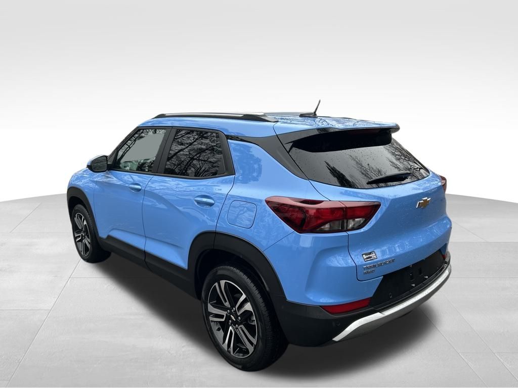 2024 Chevrolet Trailblazer LT photo 3