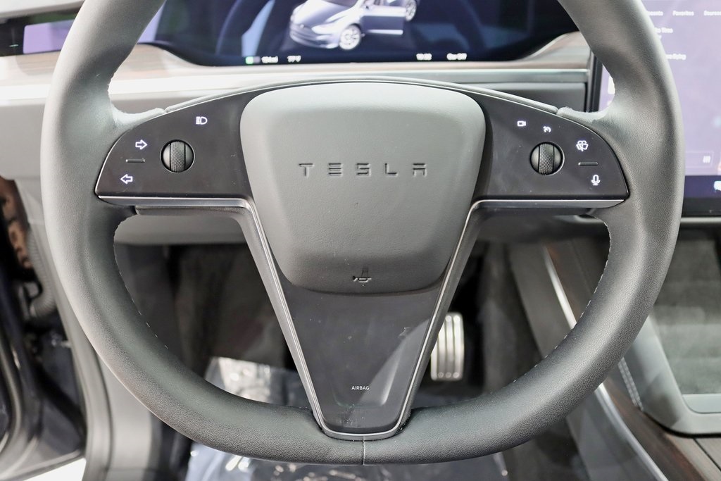 2025 Tesla Model X photo 13